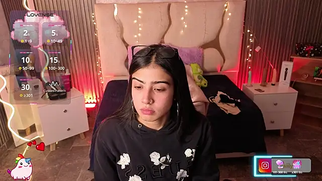 MAIILY TAY online show from February 26, 2026, 12:48 pm