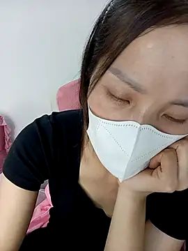 Snapshot of ezabel- chatting on November 3, 2025, 12:39 pm ezabel- online show from November 3, 2025, 12:39 pm