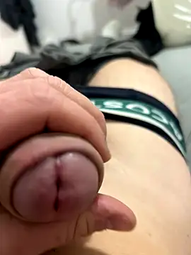 grossebite12335 online show from December 17, 2025, 6:58 pm