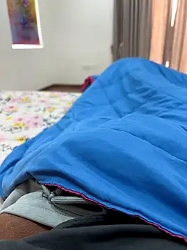 Raj3090 online show from December 23, 2025, 4:32 am