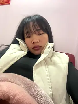 Macy-y online show from November 17, 2025, 4:57 pm