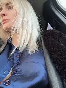 Snapshot of blondegirlx chatting on November 27, 2025, 2:19 pm blondegirlx online show from November 27, 2025, 2:19 pm