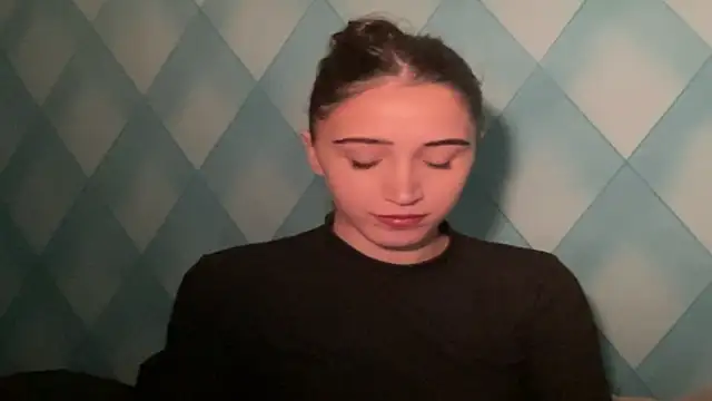 Ni xy online show from October 31, 2025, 6:42 pm