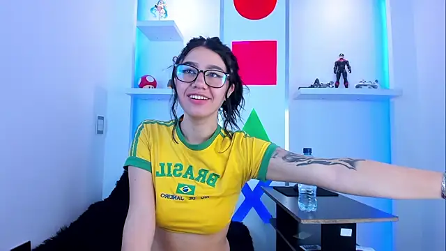 Charlotte Millers online show from November 29, 2025, 9:51 pm