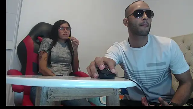 Giselle Max online show from October 28, 2025, 1:36 pm