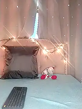 eva delight  online show from November 18, 2025, 11:03 am