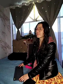 eva delight  online show from December 15, 2025, 11:14 am