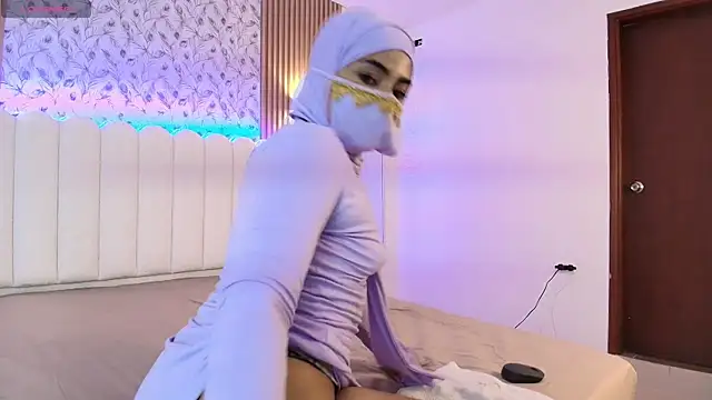 Snapshot of SaharaGoddess chatting on November 4, 2025, 7:24 pm SaharaGoddess online show from November 4, 2025, 7:24 pm