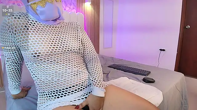 Snapshot of SaharaGoddess chatting on November 12, 2025, 7:13 pm SaharaGoddess online show from November 12, 2025, 7:13 pm