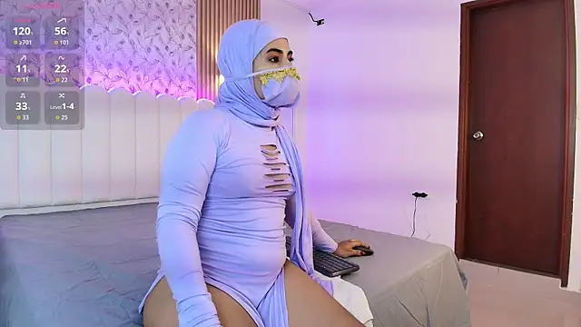 Snapshot of SaharaGoddess chatting on November 13, 2025, 7:13 pm SaharaGoddess online show from November 13, 2025, 7:13 pm