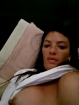 Paulita2027 online show from November 26, 2025, 8:37 am
