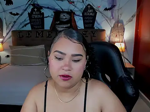 Snapshot of Prettyy_zoe chatting on October 27, 2025, 11:58 am Prettyy zoe online show from October 27, 2025, 11:58 am