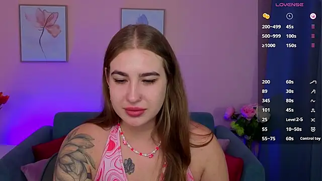 ElaraBloom online show from November 5, 2025, 3:45 pm