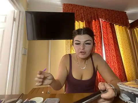 rosie-hipstergal online show from June 15, 2026, 1:46 pm