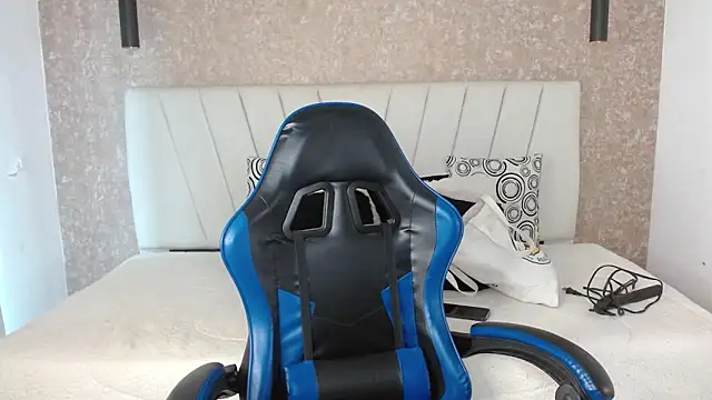 AliceSmity  online show from April 12, 2026, 12:10 pm