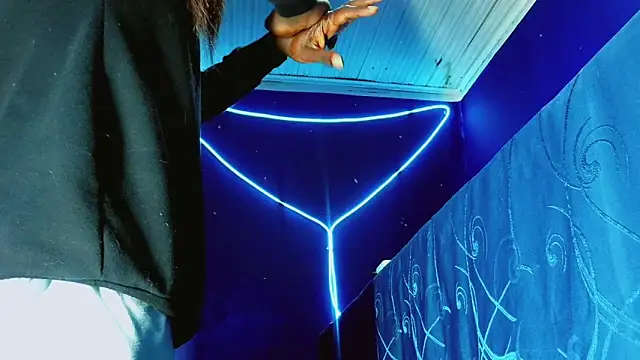 Kloe cardashan online show from October 30, 2025, 7:32 am