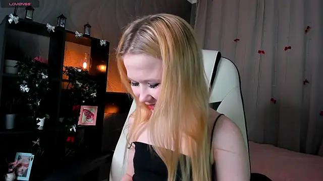 Snapshot of VivieSunn chatting on February 5, 2026, 3:33 am VivieSunn online show from February 5, 2026, 3:33 am