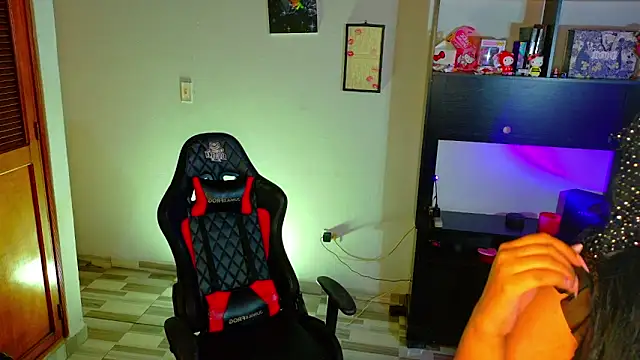 Snapshot of Marianaxprada chatting on November 13, 2025, 6:34 am Marianaxprada online show from November 13, 2025, 6:34 am