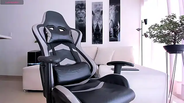 IamKael  online show from December 5, 2025, 4:58 pm