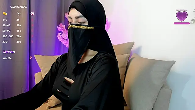 shaima   online show from December 2, 2025, 9:21 pm