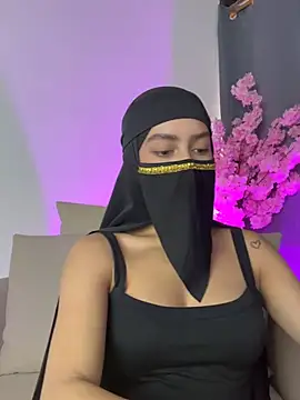 shaima   online show from April 16, 2026, 9:04 pm