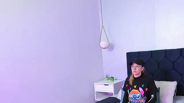 Snapshot of HeatherHazel chatting on November 7, 2025, 7:36 pm HeatherHazel online show from November 7, 2025, 7:36 pm