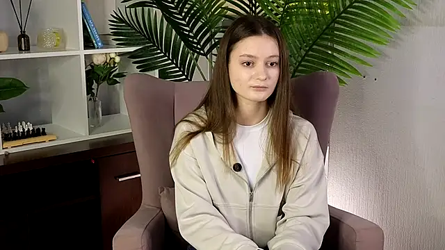 Snapshot of BryannaGilstad chatting on October 26, 2025, 12:00 pm BryannaGilstad online show from October 26, 2025, 12:00 pm