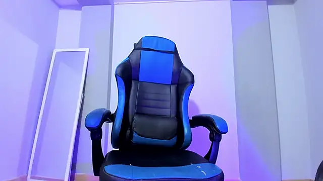 whisper nova online show from October 30, 2025, 8:20 pm