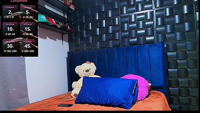 Snapshot of Kesha_rosse_ chatting on November 1, 2025, 12:45 am Kesha rosse online show from November 1, 2025, 12:45 am