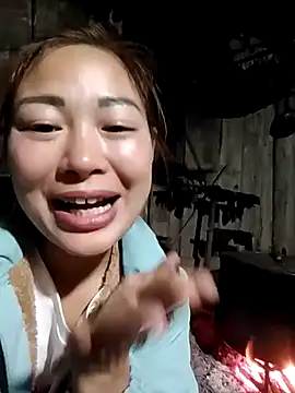 Snapshot of yeu-yeu chatting on November 12, 2025, 11:10 am yeu-yeu online show from November 12, 2025, 11:10 am