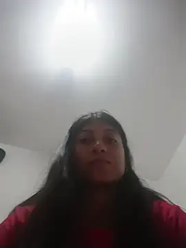 YeseniaRodriguez3 online show from April 15, 2026, 1:34 am