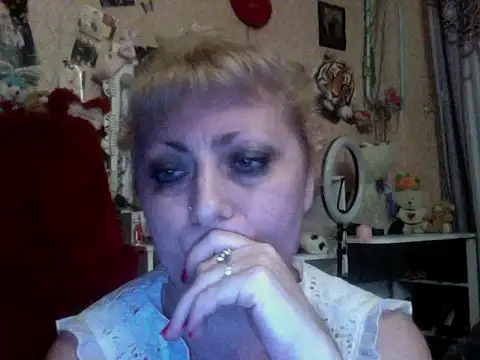 Snapshot of xHot_Amazonq chatting on October 26, 2025, 5:13 am xHot Amazonq online show from October 26, 2025, 5:13 am