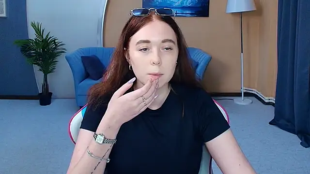 AddieOsler online show from May 19, 2026, 1:56 am