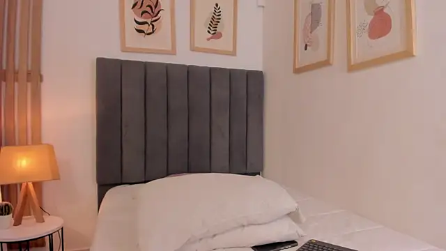 DeniseBurton online show from February 3, 2026, 12:43 pm