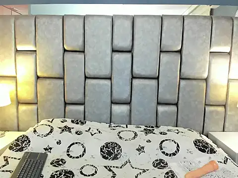 Snapshot of IvonneSmith_ chatting on October 29, 2025, 7:15 pm IvonneSmith online show from October 29, 2025, 7:15 pm