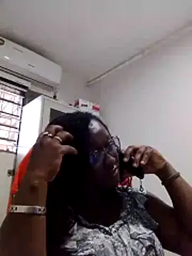 Snapshot of SweetestDIP chatting on October 29, 2025, 9:11 am SweetestDIP online show from October 29, 2025, 9:11 am