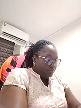 Snapshot of SweetestDIP chatting on October 30, 2025, 9:22 am SweetestDIP online show from October 30, 2025, 9:22 am