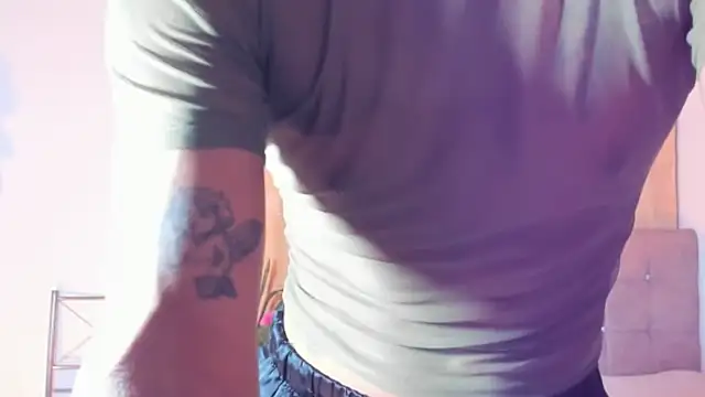 Snapshot of nahomi28_ chatting on November 3, 2025, 4:52 pm nahomi28 online show from November 3, 2025, 4:52 pm