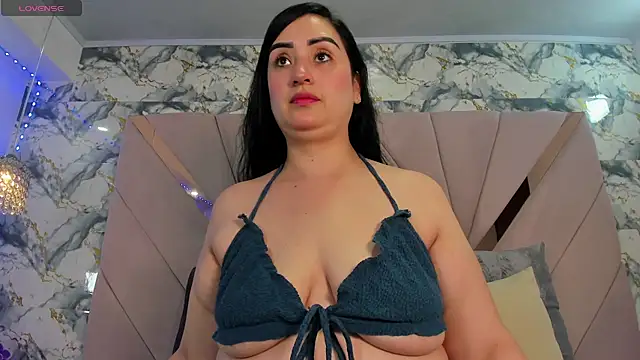naomy sexy  online show from February 5, 2026, 10:36 pm
