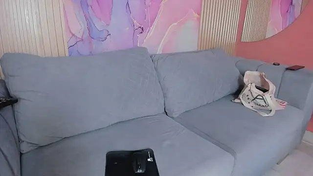 NhoanBrunette online show from December 15, 2025, 12:53 pm