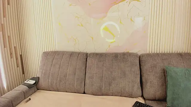 NhoanBrunette online show from February 11, 2026, 2:22 pm