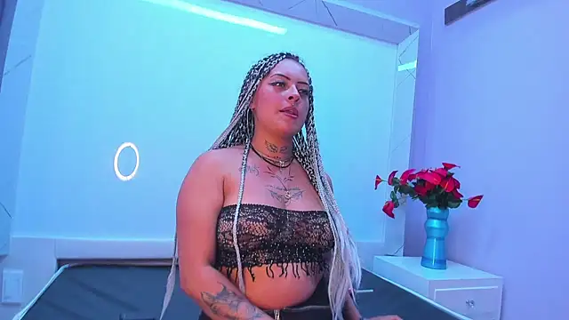 Sweetsinsn  online show from October 27, 2025, 8:24 pm