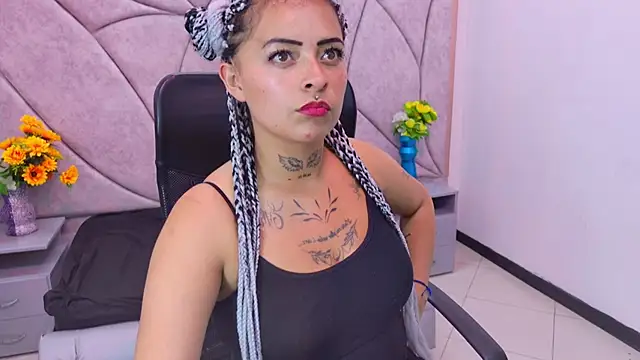 Sweetsinsn  online show from November 6, 2025, 9:05 pm