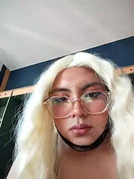 Kittyblood08 online show from October 25, 2025, 9:53 pm