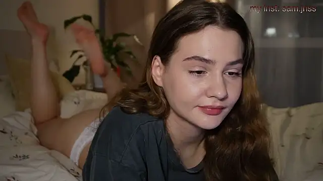 Snapshot of blooomis chatting on November 6, 2025, 6:42 pm blooomis online show from November 6, 2025, 6:42 pm