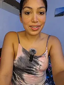 aleexacandy online show from February 22, 2026, 5:22 pm