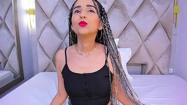 violett rabbit  online show from January 16, 2026, 8:13 pm