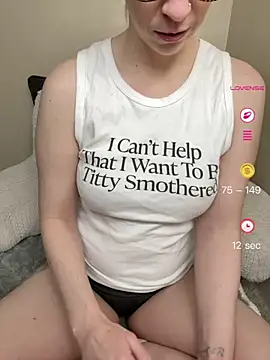 CreamedKitten online show from April 25, 2026, 2:58 pm