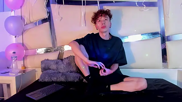 Snapshot of Genesis_ask chatting on November 6, 2025, 4:02 am Genesis ask online show from November 6, 2025, 4:02 am