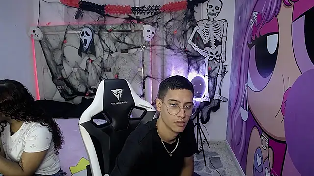 Great blowjob and anal online show from October 31, 2025, 8:21 pm